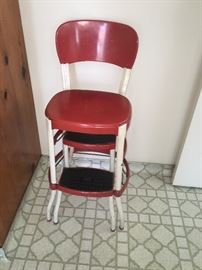 great condition vintage step stool/chair