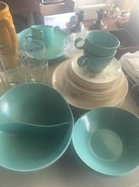 Vernon "Heavenly Days" vintage dish set-great condition