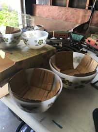 brand new never been used vintage pyrex sets in box