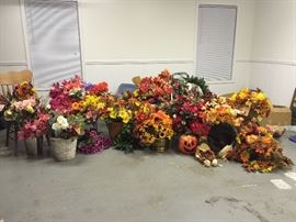 Hundreds of silk flower stems. All are in great condition, many are new! 