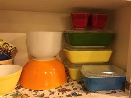 PYREX! Vintage refrigerator collection and colorful mixing bowls. 
