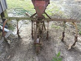 Planter on 3-row frame