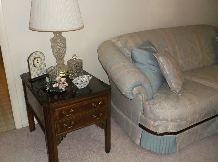 Other end table and crystal lamp