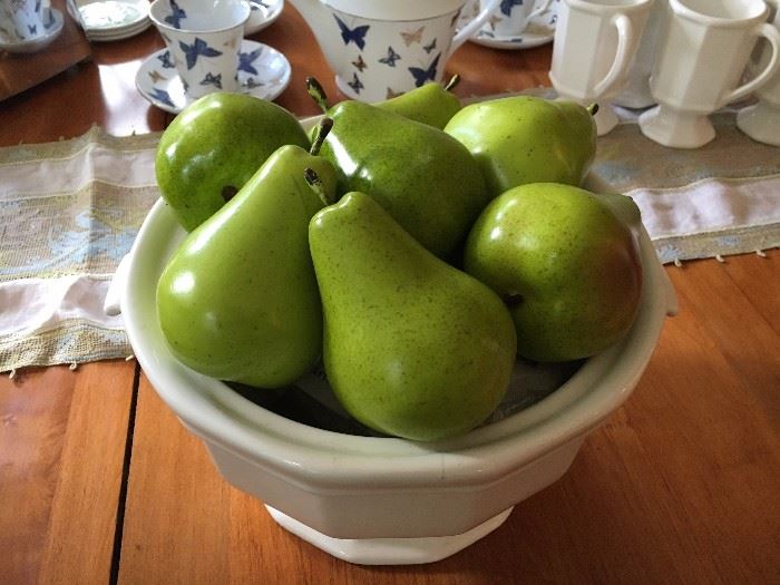 Those are not real pears. I know.