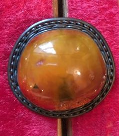 Amber Pin, vintage