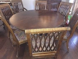 fantastic round table with 8 chairs