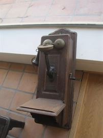 ANTIQUE CRANK WALL PHONE