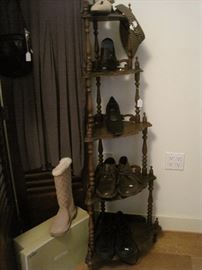 VINTAGE CORNER CURIO