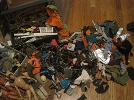 HUGE LOT ...100'S OF PIECES ....VINTAGE G.I. JOE'S