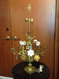 Italian 1950s Hollywood Regency Gilt Gold Glass Floral & Wheat Two Light Lamp
