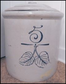 Five gallon double birch leaf Redwing crock and lid