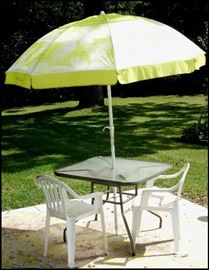 Nautica patio umbrella and table