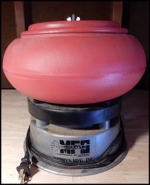  Berry's Mfg, Inc. vibratory tumbler