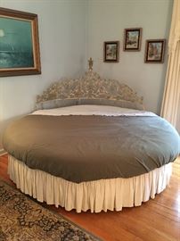 Round Art Deco Bed