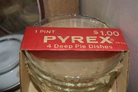 Vintage pyrex bowls; brand new!