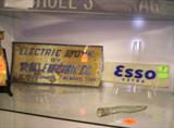 MORE VINTAGE SIGNS