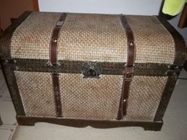 home décor trunk