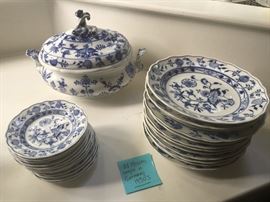 Mid-century Meissen soup tureen, broth bowls, bread/ dessert plates