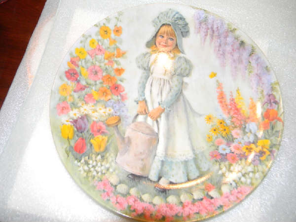 Mary, Mary collectible plate