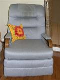 Flex Steel Industries, Evanston, In recliner in light blue
