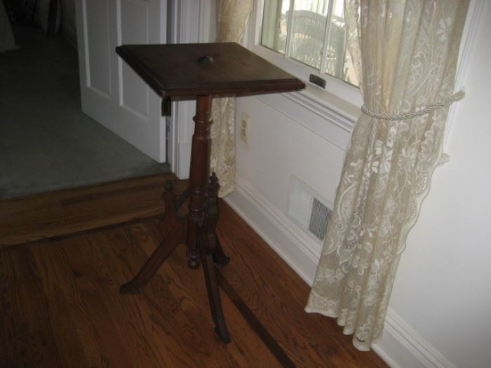 Eastlake Victorian Table/Candlestand