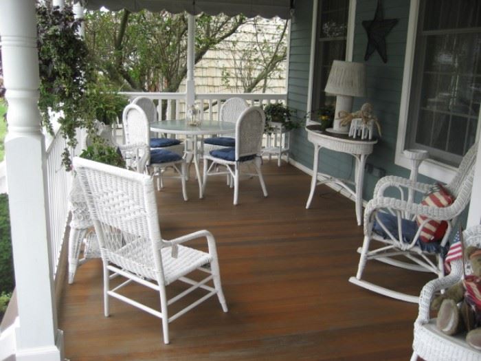 White Wicker Porch Furniture (35 pieces in all))