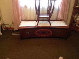 Pretty divided sette chest with tassel legs