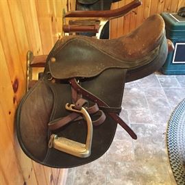 LEATHER JUMPING SADDLE - CHILD'S