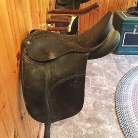 LEATHER DRESSAGE SADDLE ( HAVE 2 ADULT)