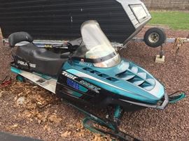 POLARIS SNOWMOBILE