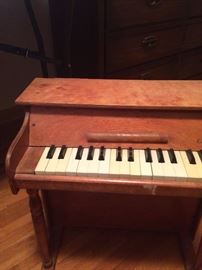 toy piano