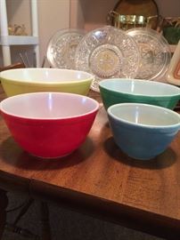 Pyrex bowls (set)
