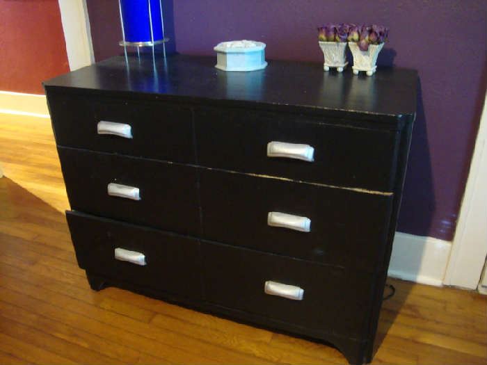 Black Chest of drawers
