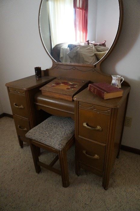 antique vanity with stool