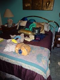 temper-pedic massage and lift queen bed with brass headboard