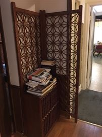 Wood screen (2 available) and encyclopedia set