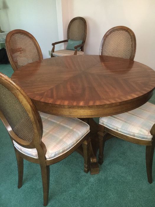 Beautiful vintage Drexel dining group--round pedestal table with 2 large leaves, custom pads, 6 chairs and buffet. 