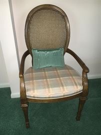 Beautiful vintage Drexel dining group--round pedestal table with 2 large leaves, custom pads, 6 chairs and buffet. 