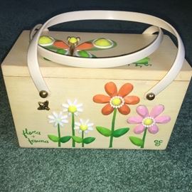 Vintage Enid Collins box purse--pristine.