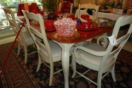 nice dining table w/6 chairs
