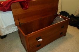 oak blanket chest w/cedar liner on bottom