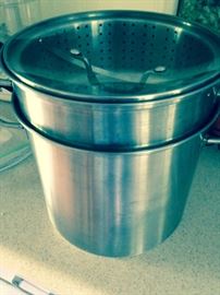 Invitations Table Top Limited stainless steel 16 quart pasta maker with steamer. $40. OBO