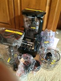 Ninja blender, new with accessories & manual