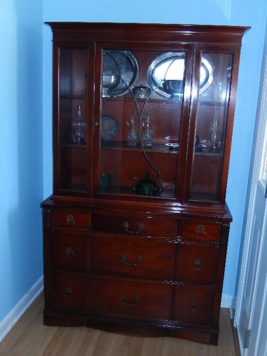 MATCHING CHINA CABINET FOR DINING SUITE.