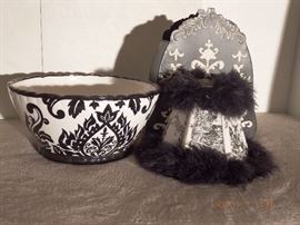 Black and white decor 