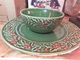 Set of Christmas dishes 8 pieces set 150.00