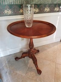 Beautiful Parlor Table, the base is gorgeous. 