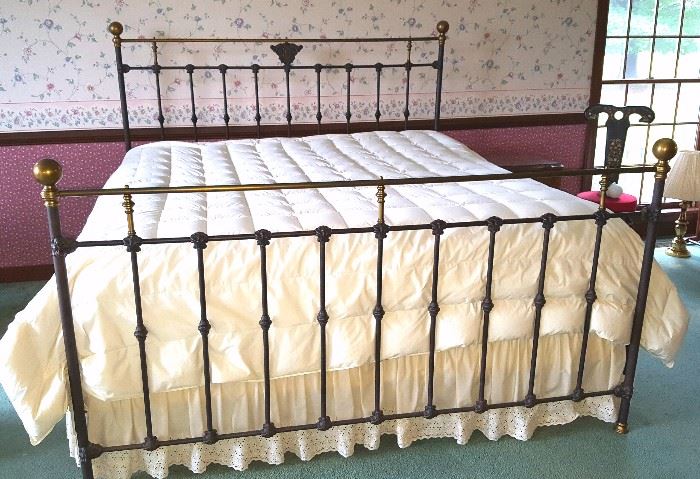 King Bed (mattress set not available)