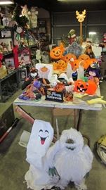 HOLIDAYS IN THE BARN