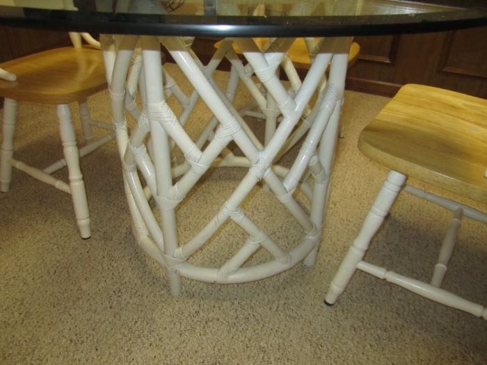 TABLE BASE WITH GLASS TOP AND 4 CHAIRS